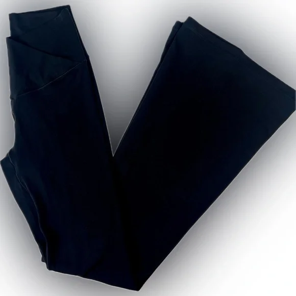 OFFLINE by, Aerie REAL ME FLARE HIGH RISE
Black Leggings Size Med - Picture 7 of 8
